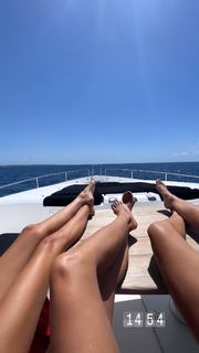 Véronika Loubry feet photo 5