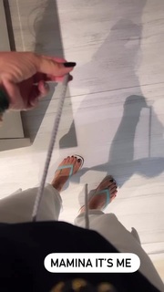 Véronika Loubry feet photo 1