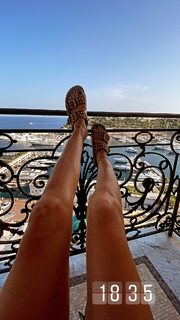 Véronika Loubry feet photo 7