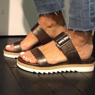 Véronique De Kock feet photo 17