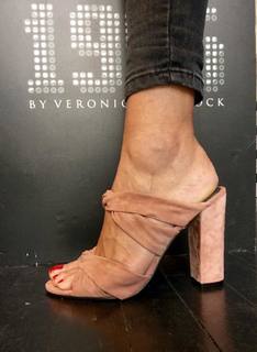 Véronique De Kock feet photo 12