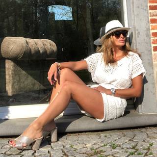 Véronique De Kock feet photo 13