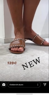 Véronique De Kock feet photo 18
