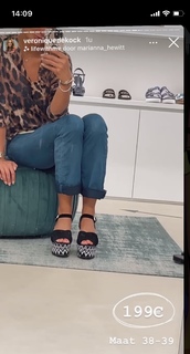 Véronique De Kock feet photo 13