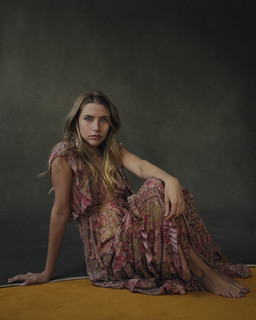 Wallis Currie-Wood feet photo 1