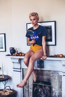 Wallis Day feet photo 3