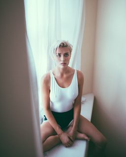 Wallis Day feet photo 2