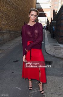Wallis Day feet photo 1