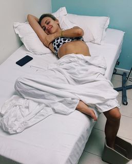 Wallis Day feet photo 10