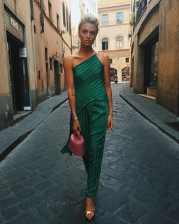 Wallis Day feet photo 4