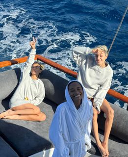 Wallis Day feet photo 11