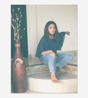 Wamiqa Gabbi feet photo thumbnail