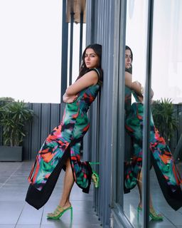 Wamiqa Gabbi feet photo thumbnail