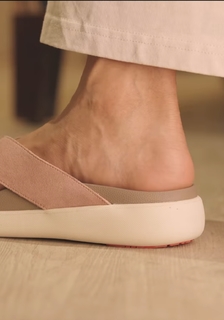 Wamiqa Gabbi feet photo thumbnail