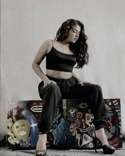 Wamiqa Gabbi feet photo thumbnail