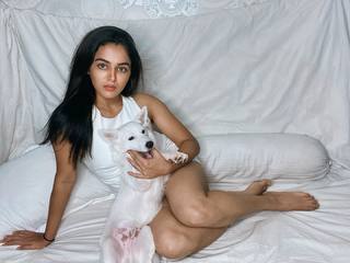 Wamiqa Gabbi feet photo thumbnail