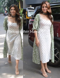 Wamiqa Gabbi feet photo thumbnail