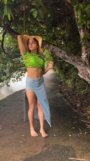 Wamiqa Gabbi feet photo thumbnail