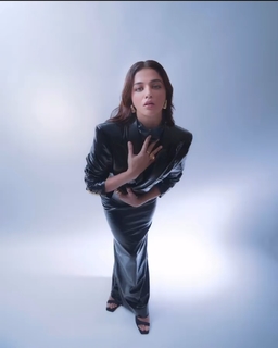 Wamiqa Gabbi feet photo thumbnail