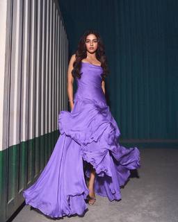 Wamiqa Gabbi feet photo thumbnail