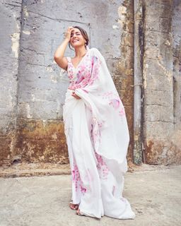 Wamiqa Gabbi feet photo thumbnail