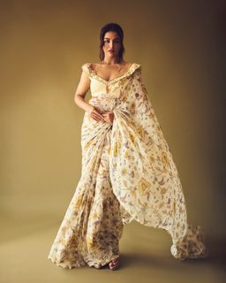 Wamiqa Gabbi feet photo thumbnail