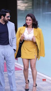 Wamiqa Gabbi feet photo 11