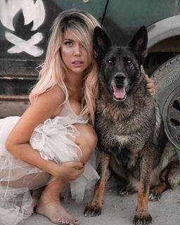Wanda Nara feet photo thumbnail
