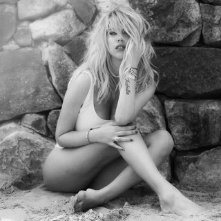 Wanda Nara feet photo thumbnail
