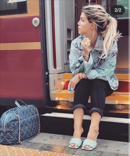 Wanda Nara feet photo thumbnail