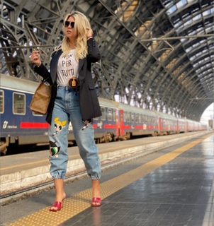 Wanda Nara feet photo thumbnail