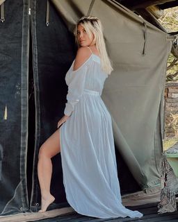 Wanda Nara feet photo thumbnail