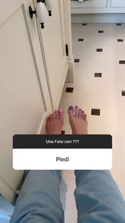 Wanda Nara feet photo thumbnail