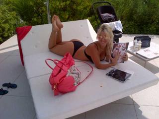 Wanda Nara feet photo thumbnail