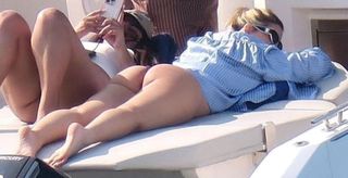 Wanda Nara feet photo thumbnail