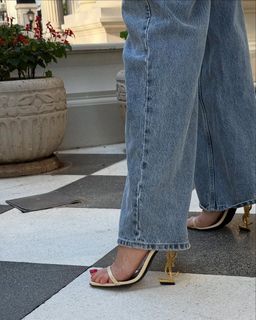 Wanda Nara feet photo thumbnail