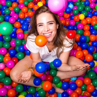 Wanessa Camargo feet photo thumbnail