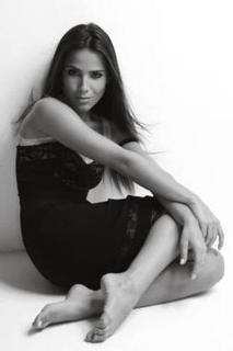 Wanessa Camargo feet photo thumbnail