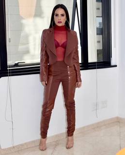 Wanessa Camargo feet photo thumbnail