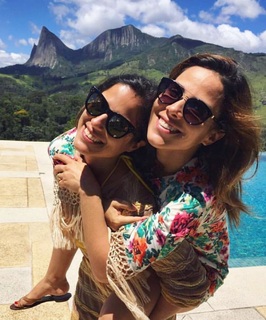 Wanessa Camargo feet photo thumbnail