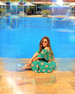 Wanessa Camargo feet photo thumbnail