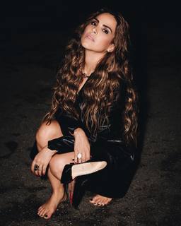 Wanessa Camargo feet photo thumbnail