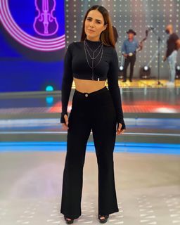 Wanessa Camargo feet photo thumbnail