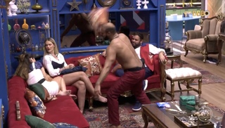 Wanessa Camargo feet photo thumbnail