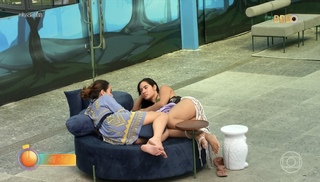 Wanessa Camargo feet photo thumbnail