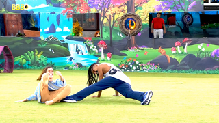 Wanessa Camargo feet photo thumbnail