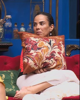 Wanessa Camargo feet photo thumbnail