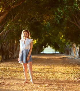 Wanessa Camargo feet photo thumbnail