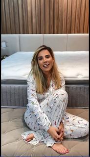 Wanessa Camargo feet photo thumbnail