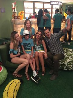 Wanessa Camargo feet photo thumbnail